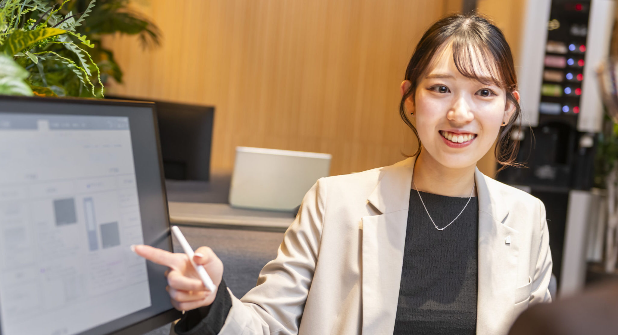 「デザインの学びを、本物の価値に変える。」専門職の枠を超え、後輩を育てる立場になった私の現在地。